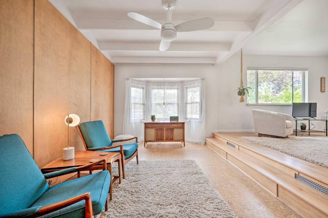 Photo of Livingroom in Baseline Sub