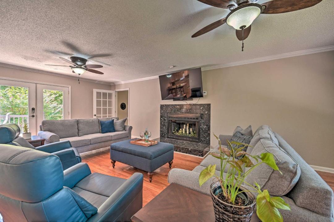 Photo of Livingroom in Clemson