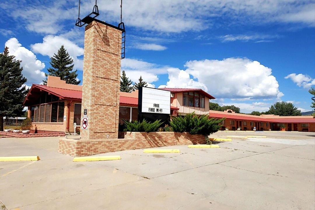 Photo of Buildings in Raton