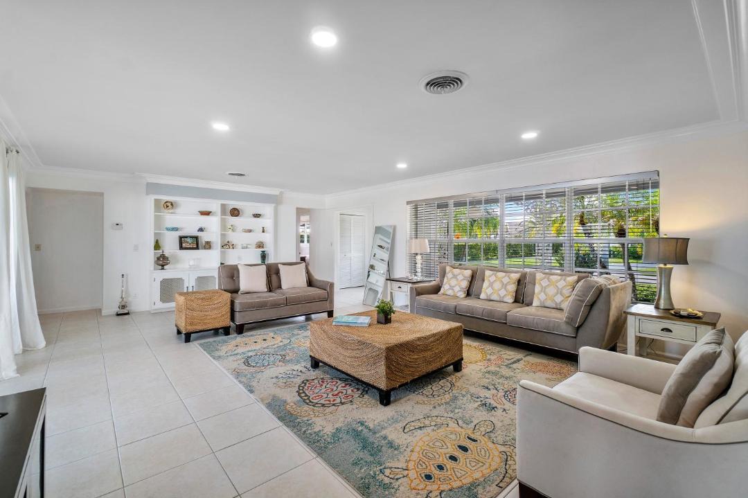 Photo of Livingroom in Singer Island