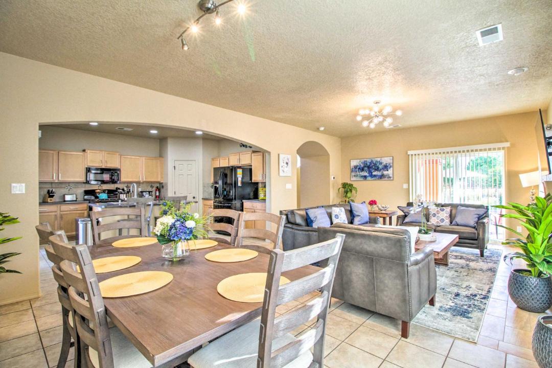 Photo of Livingroom in Mesa Del Sol Innovation Park