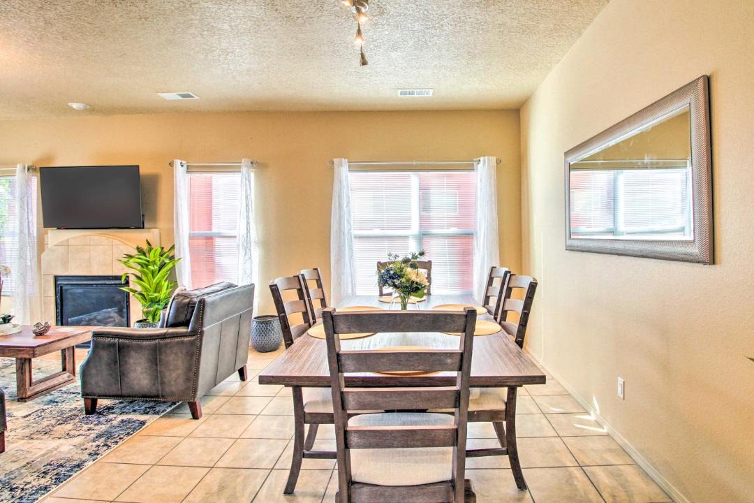 Photo of Livingroom in Mesa Del Sol Innovation Park