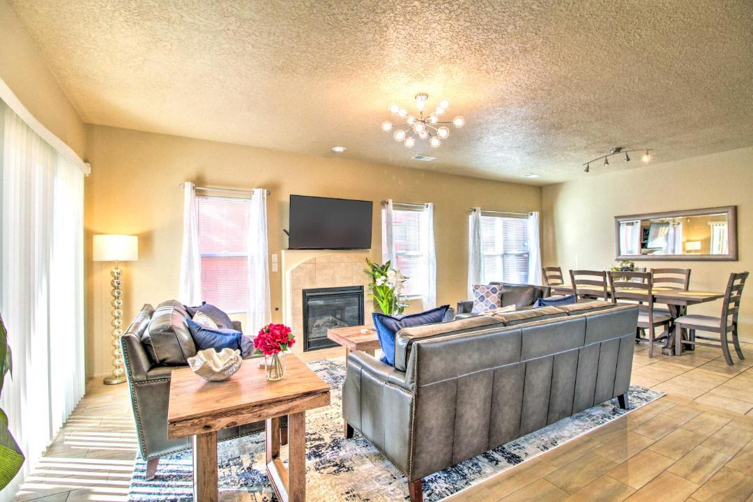 Photo of Livingroom in Mesa Del Sol Innovation Park