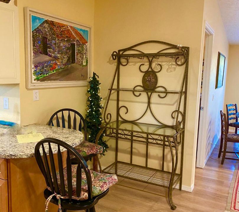 Photo of Livingroom in Truth or Consequences