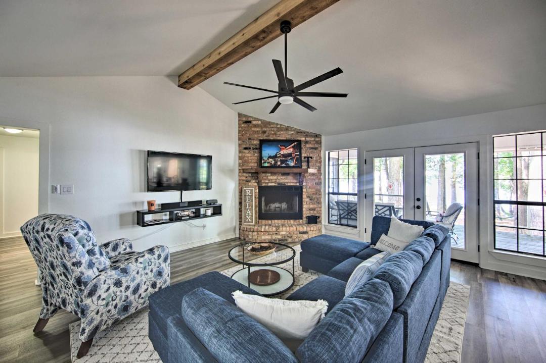 Photo of Livingroom in Flint