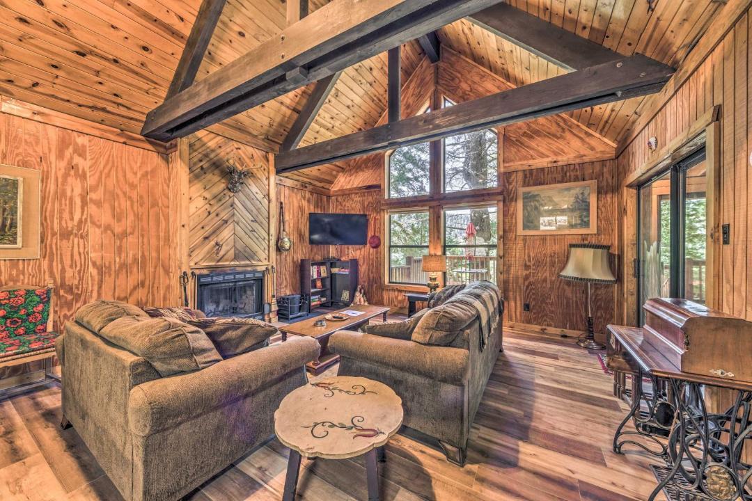 Photo of Livingroom in Cloudcroft