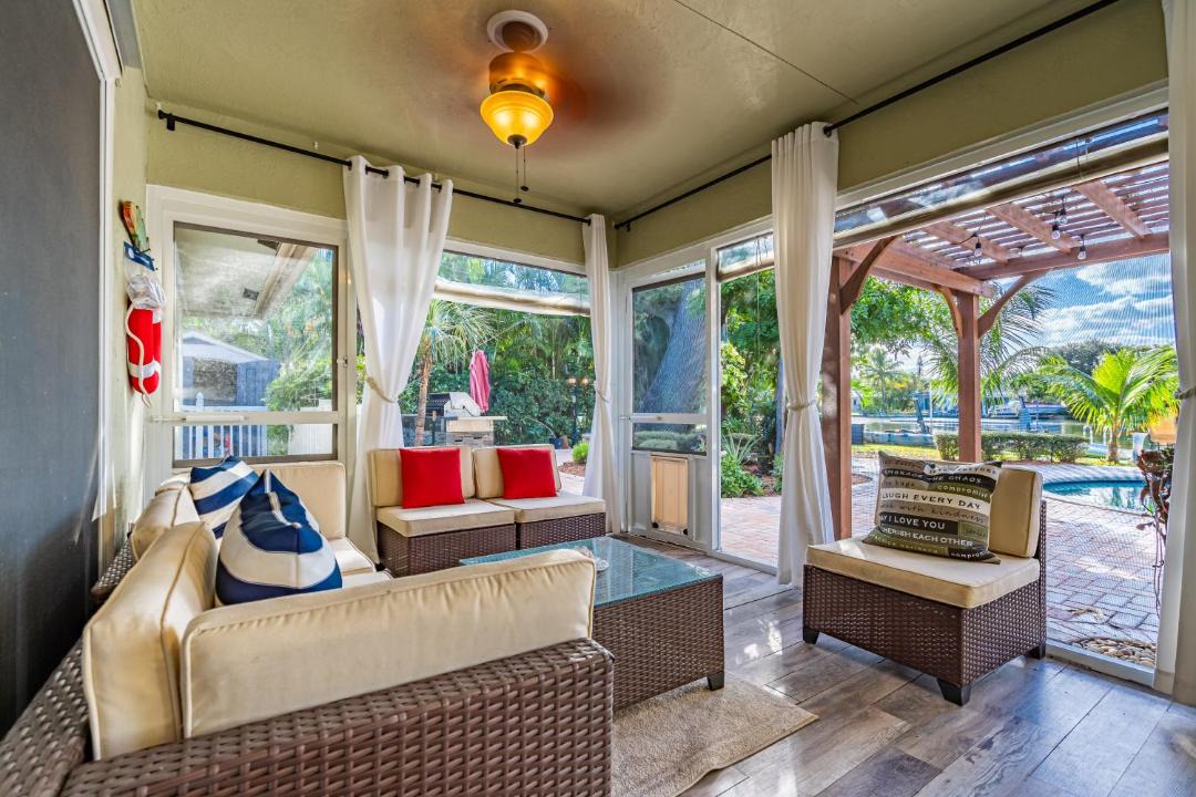 Photo of Livingroom in Coral Shores