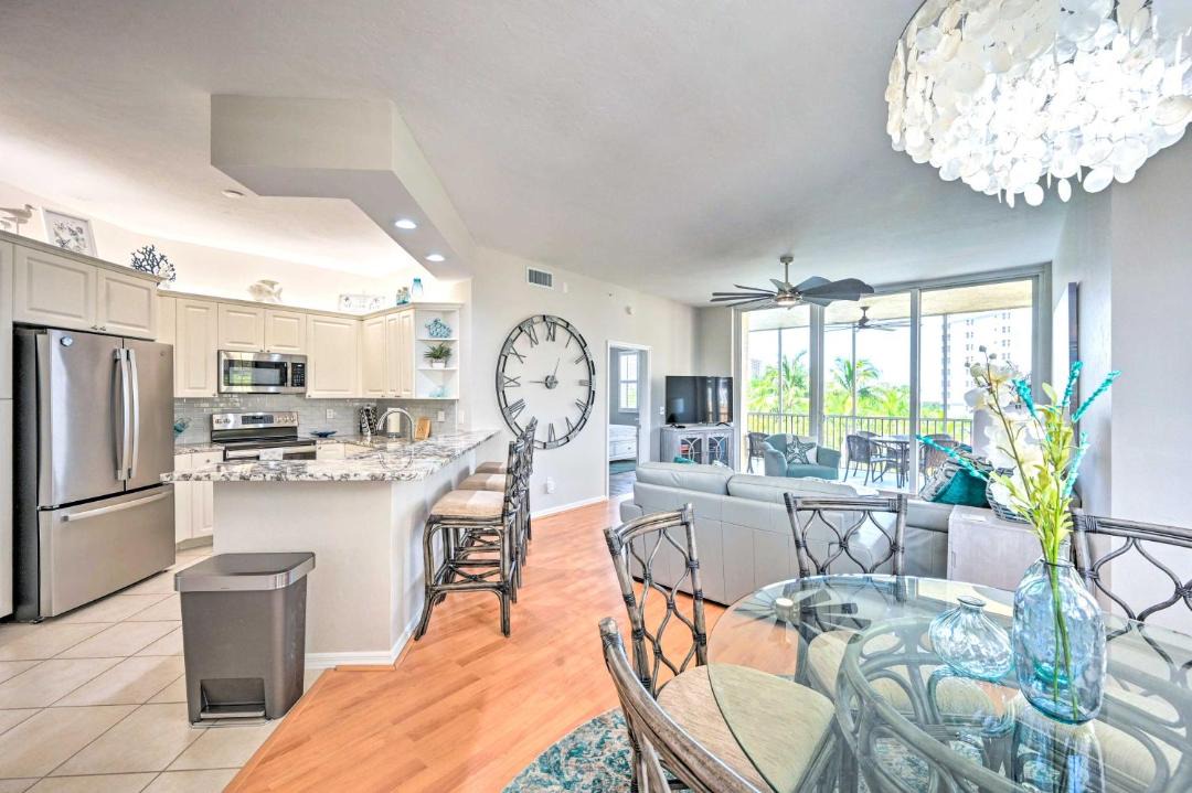 Photo of Livingroom in Vanderbilt Beach