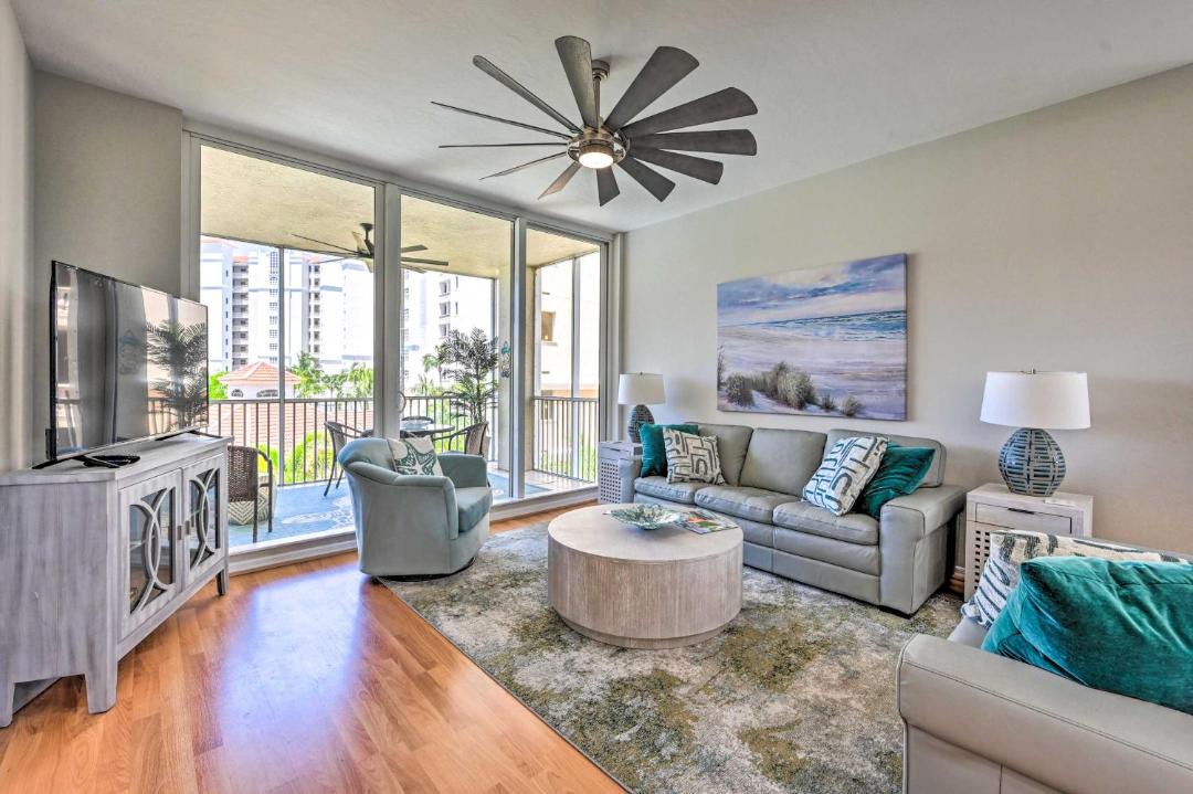 Photo of Livingroom in Vanderbilt Beach