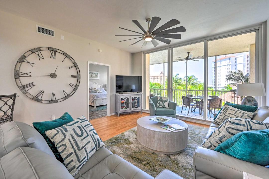 Photo of Livingroom in Vanderbilt Beach