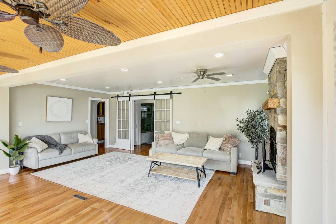 Photo of Livingroom in Oshkosh