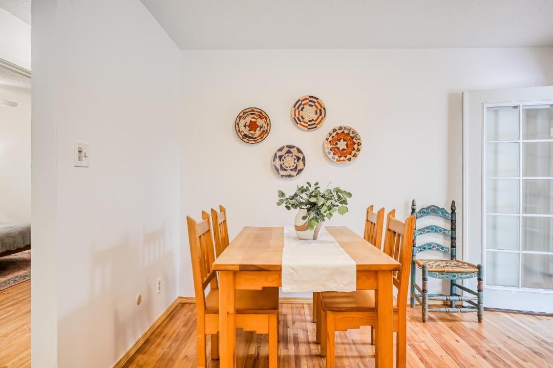 Photo of Livingroom in South Capitol