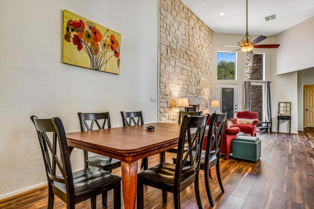 Photo of Livingroom in The Hills