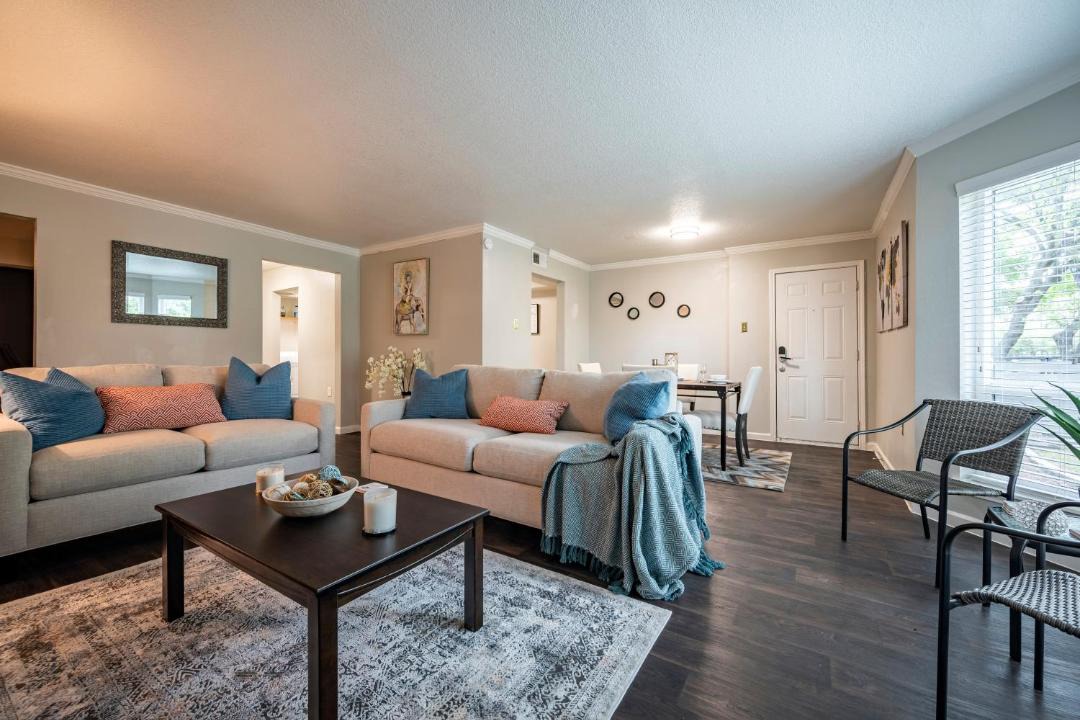 Photo of Livingroom in Braeswood Place