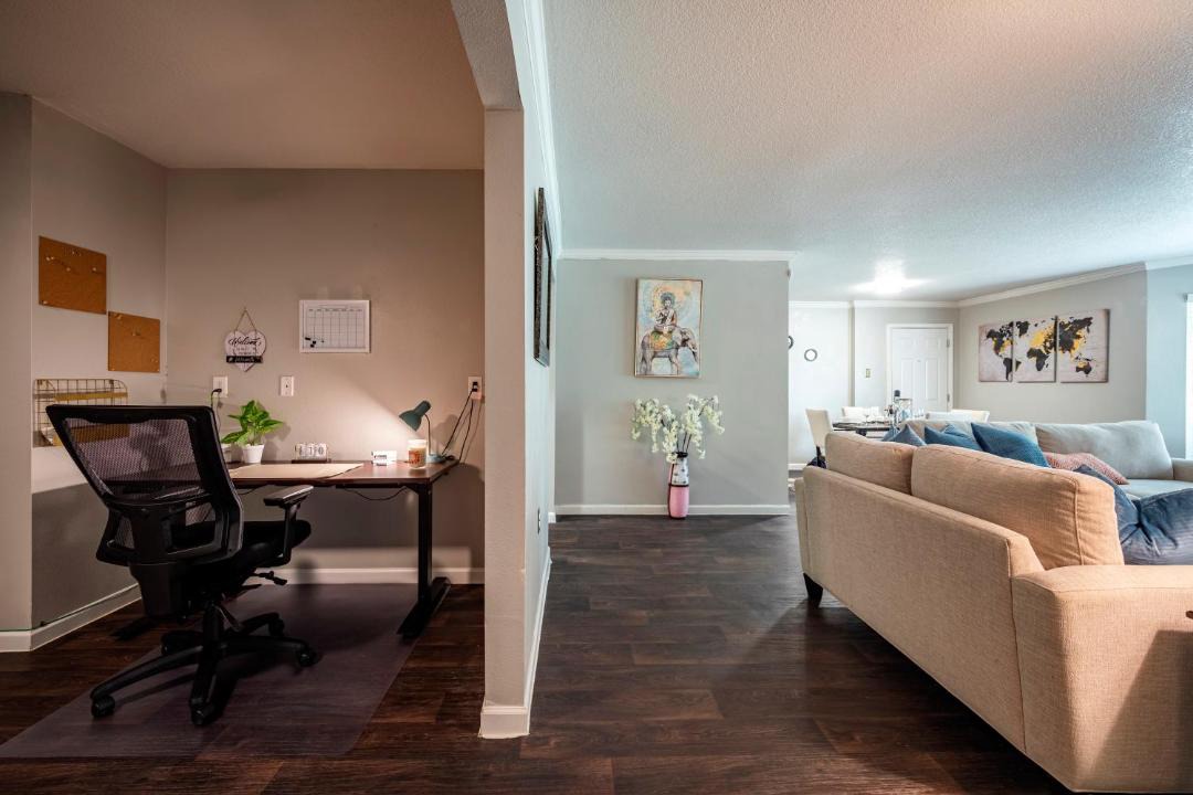 Photo of Livingroom in Braeswood Place