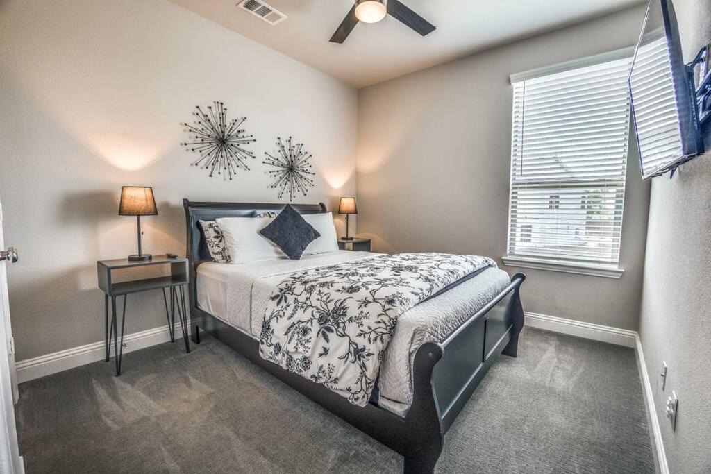 Photo of Bedroom in The Colony