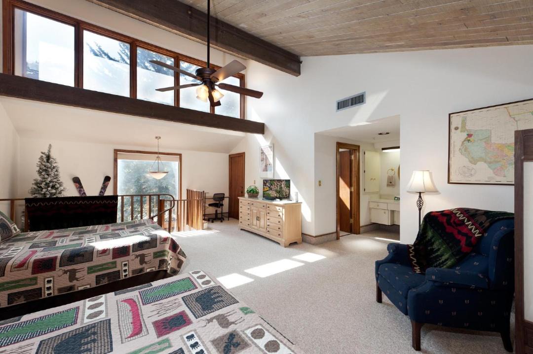 Photo of Livingroom in Purgatory