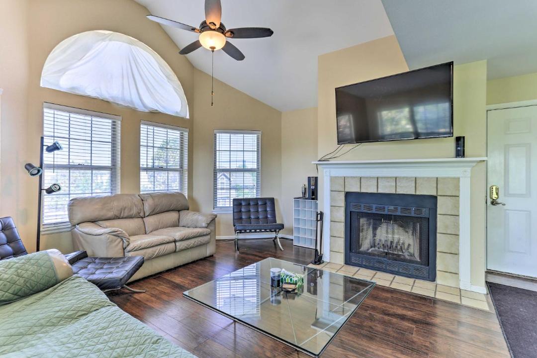Photo of Livingroom in Englewood