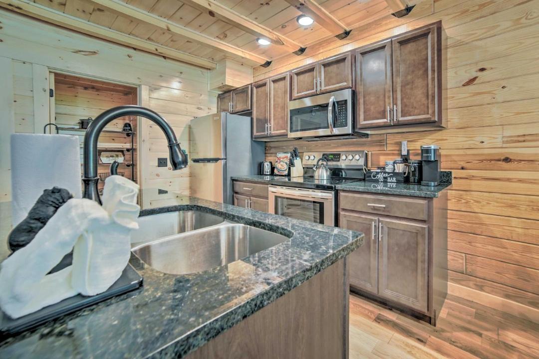 Photo of Kitchen in White Oak Lodge