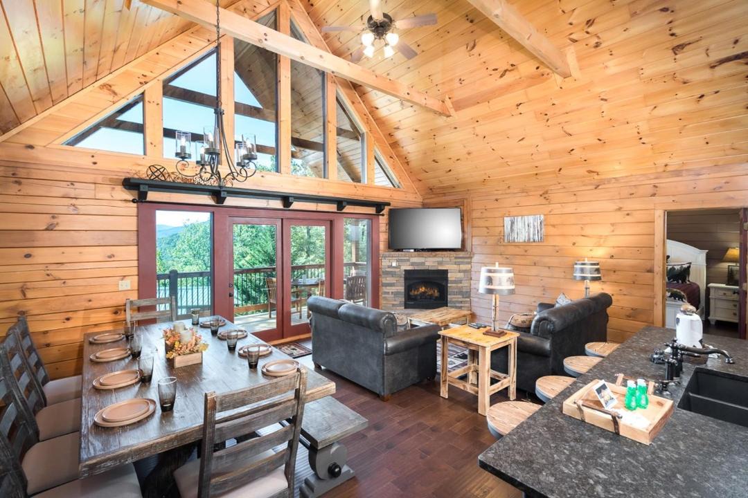 Photo of Livingroom in Black Bear Falls