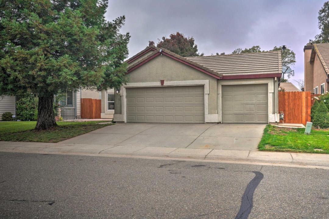 Photo of Buildings in Elk Grove