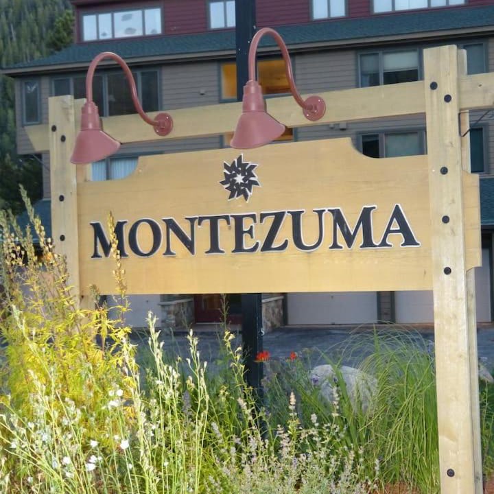 Photo of Buildings in Lakeside Village