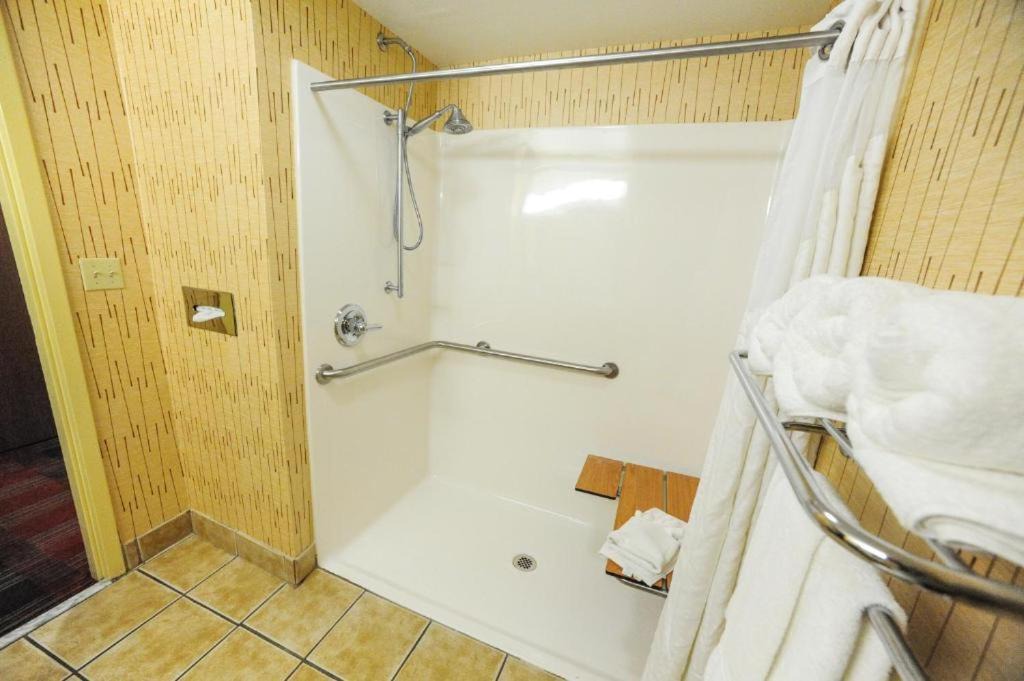 Photo of Bathroom in Bowling Green