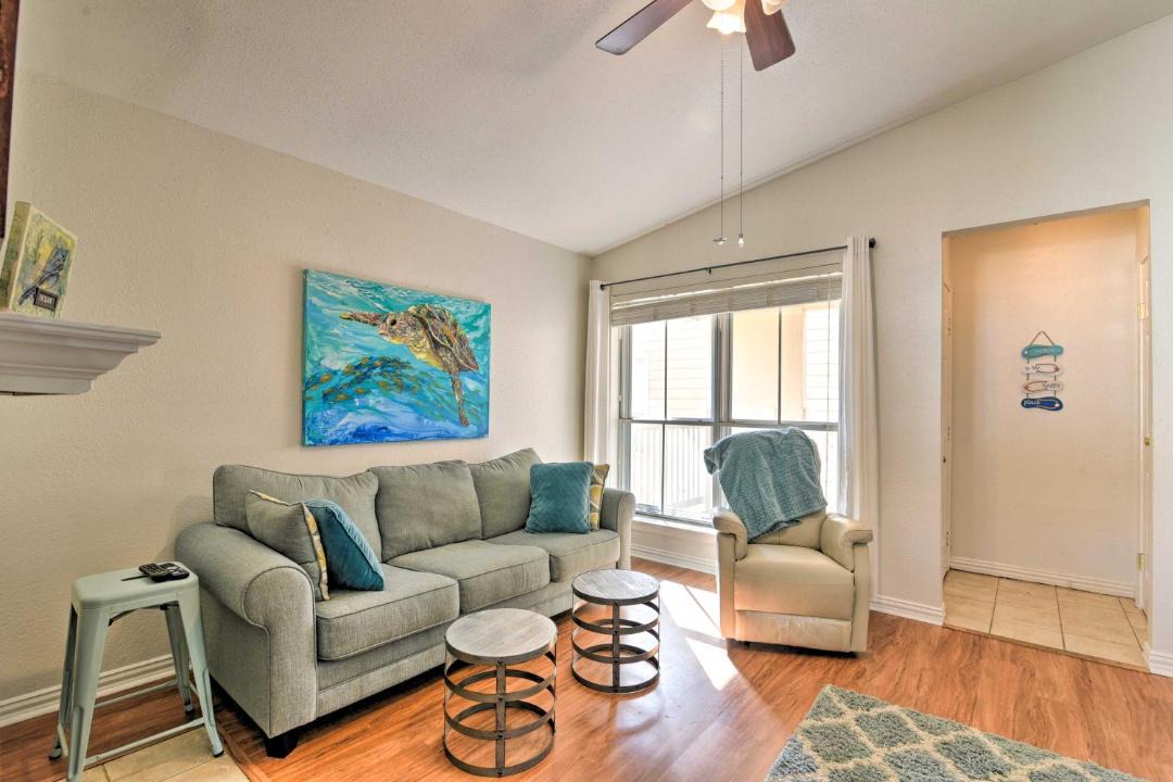 Photo of Livingroom in Galveston