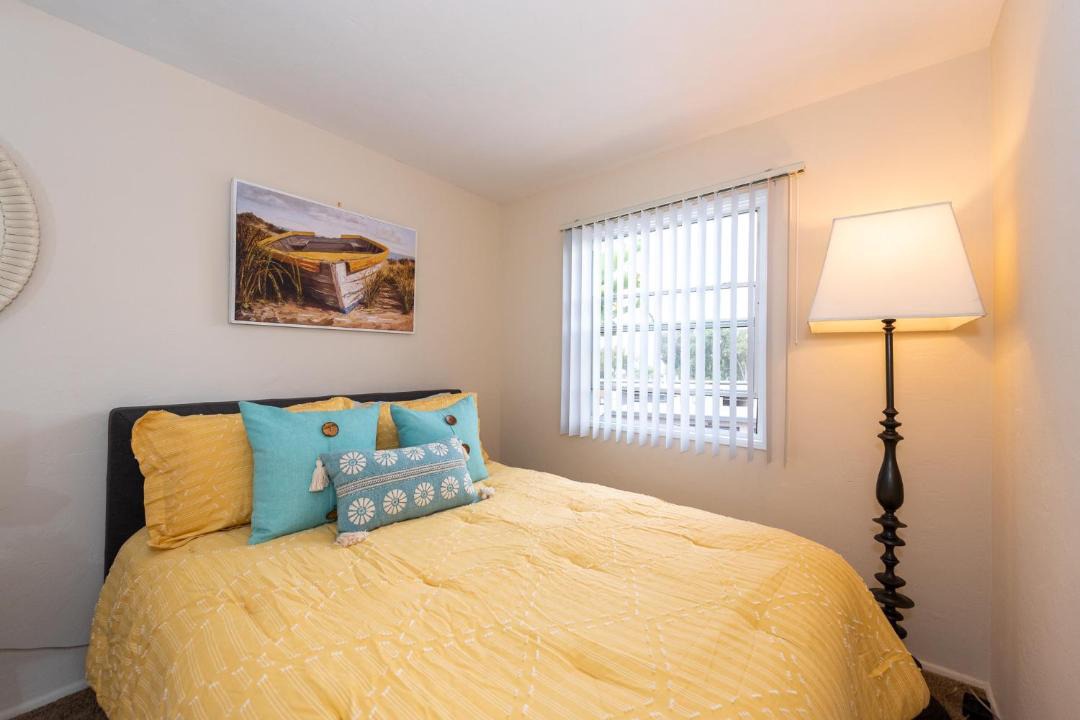 Photo of Bedroom in Bay Park