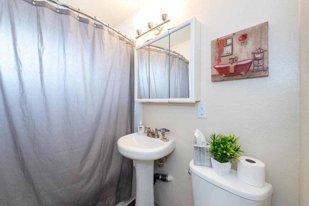 Photo of Bathroom in Bay Park