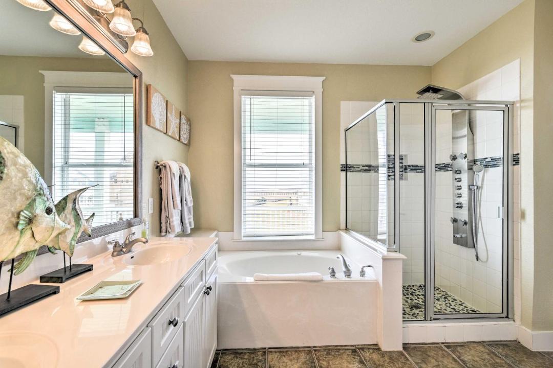 Photo of Bathroom in Red Fish Cove