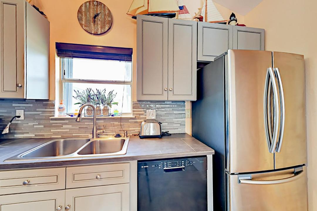 Photo of Kitchen in Leeward Sands