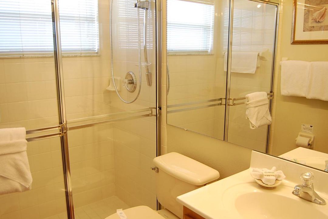 Photo of Bathroom in Orange Tree