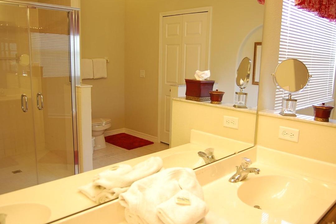 Photo of Bathroom in Orange Tree
