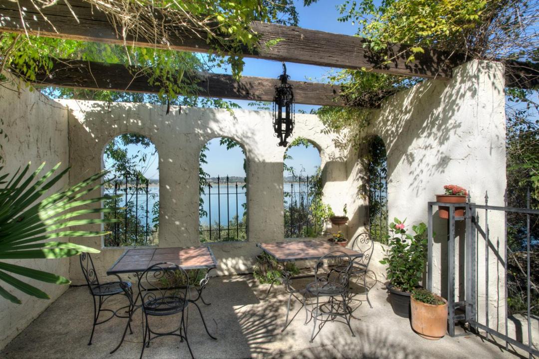Photo of Patio Balcony in Canyon Lake