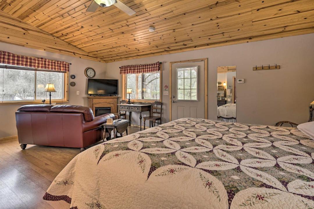 Photo of Bedroom in Wisconsin Dells