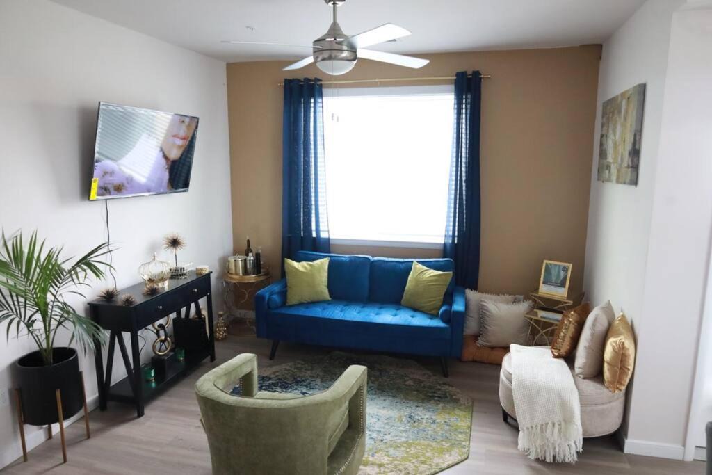 Photo of Livingroom in Downtown Baltimore