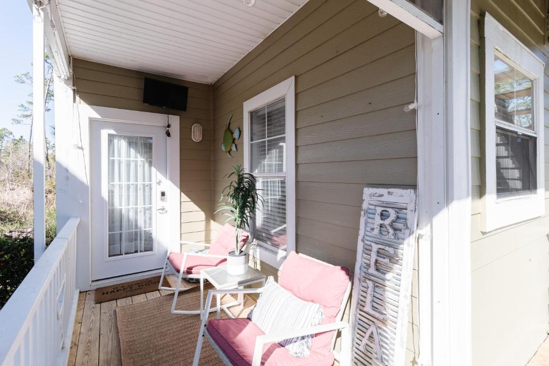 Photo of Patio Balcony in Ono Island