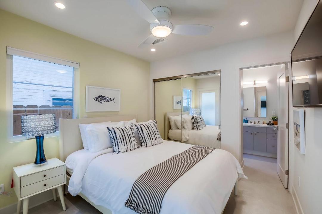 Photo of Bedroom in Mission Beach