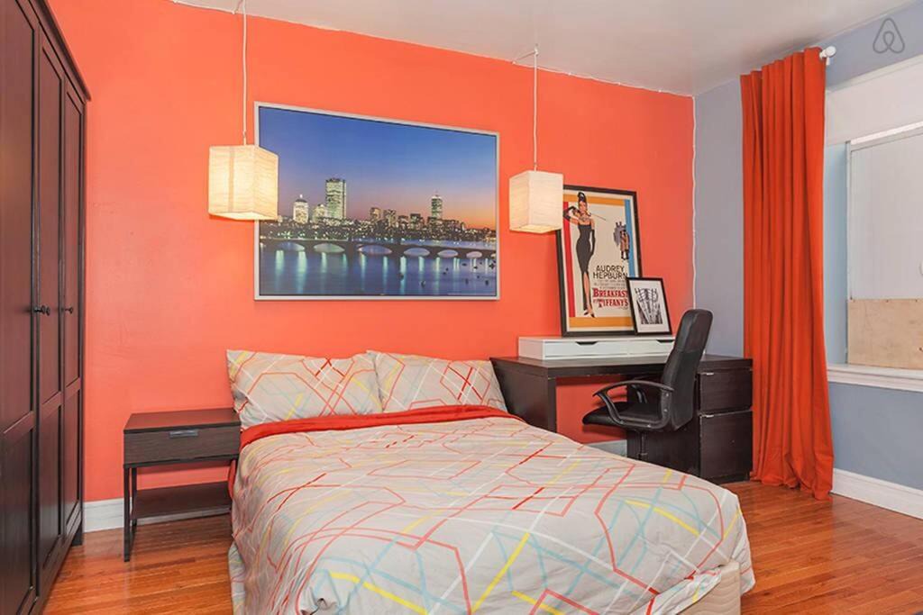 Photo of Bedroom in Theatre District