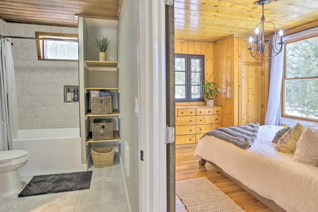 Photo of Bedroom in Evergreen Meadows