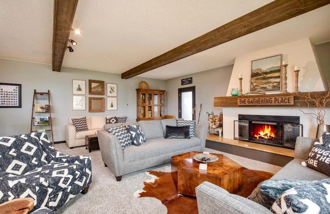 Photo of Livingroom in Windcliff Estates