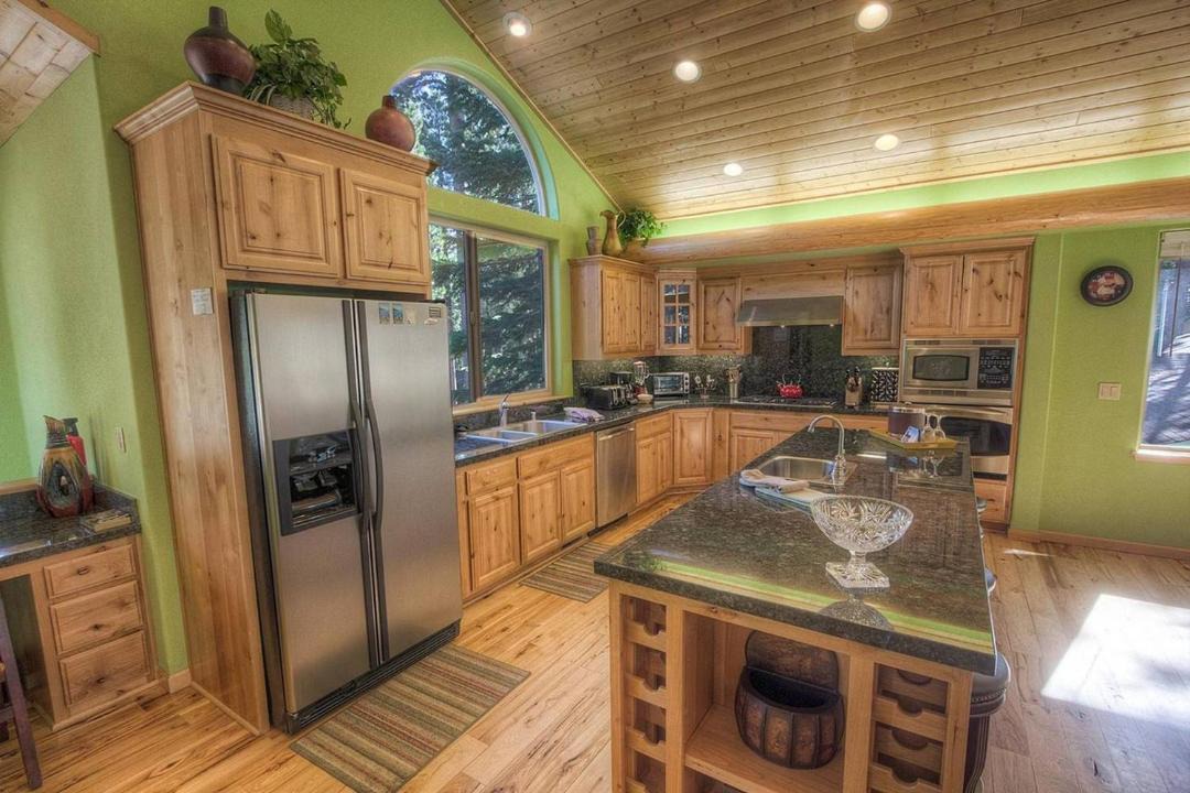 Photo of Kitchen in North Upper Truckee