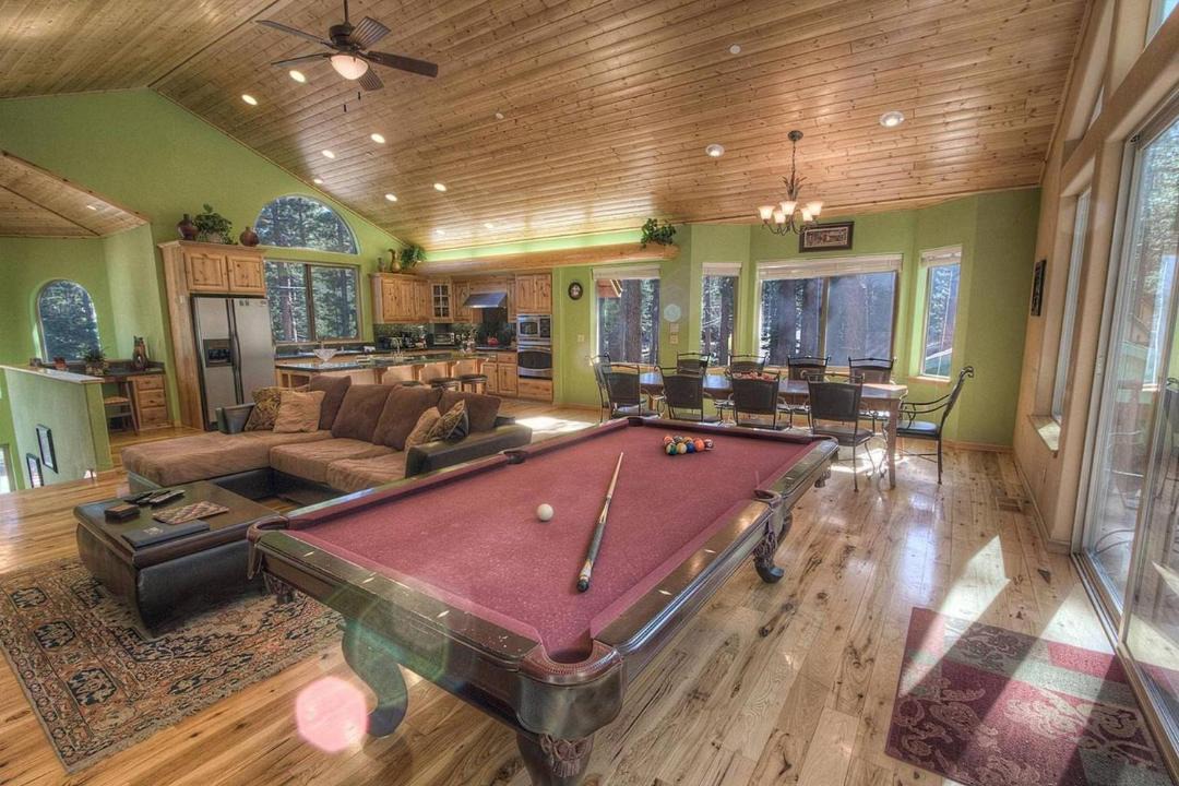 Photo of Livingroom in North Upper Truckee