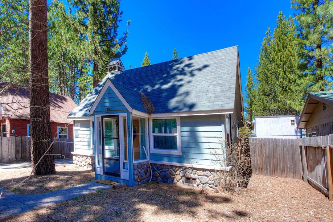 Photo of Buildings in Al Tahoe