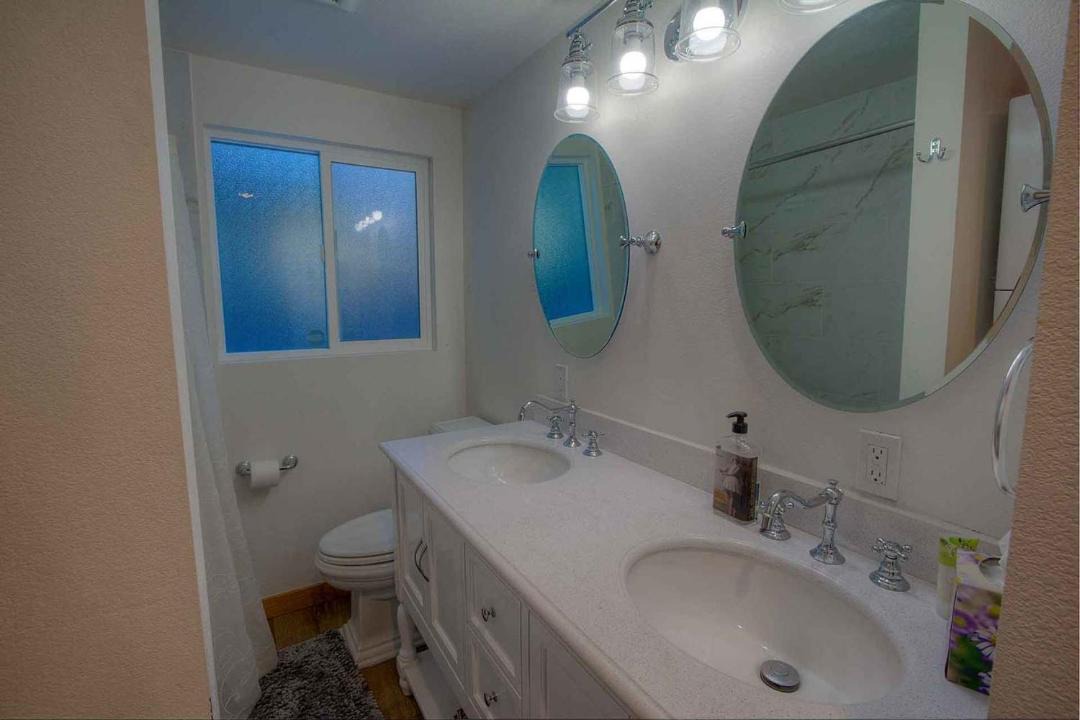 Photo of Bathroom in Al Tahoe