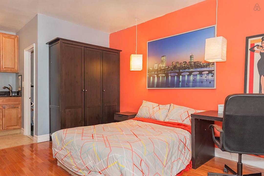 Photo of Bedroom in Theatre District