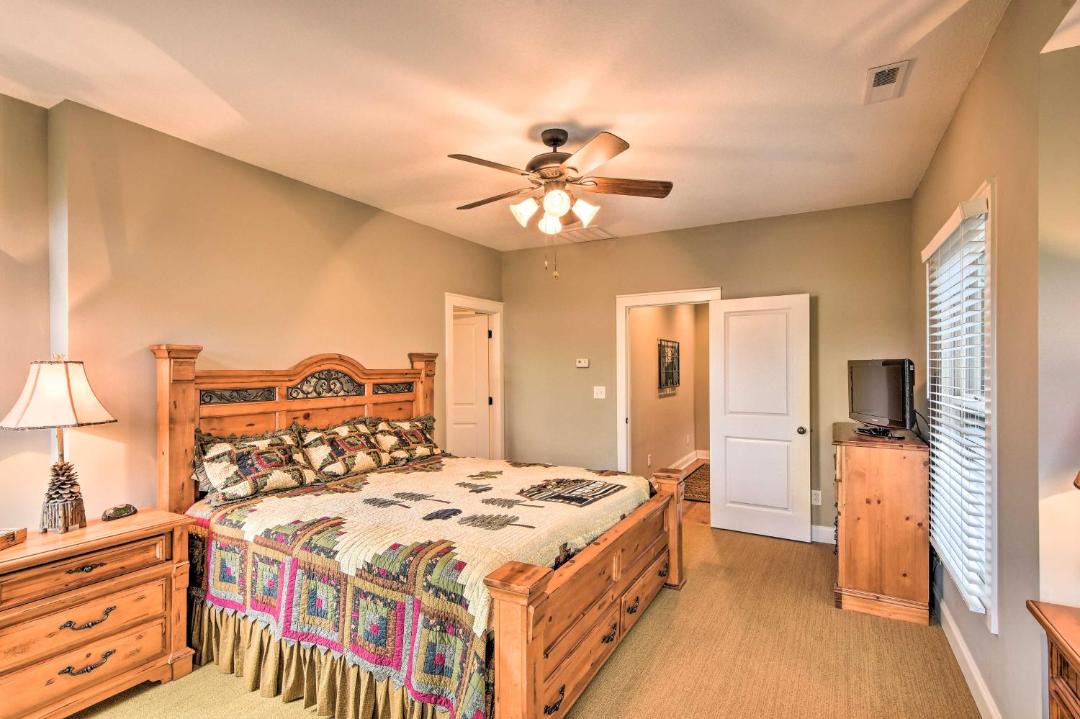 Photo of Bedroom in Hiawassee