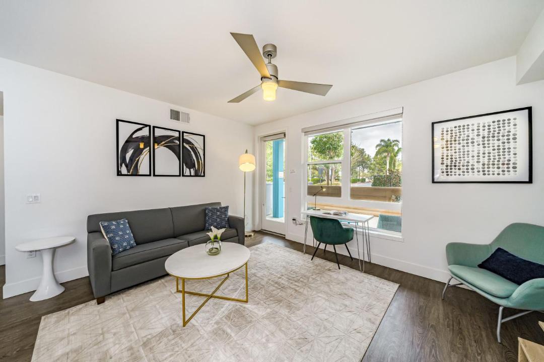 Photo of Livingroom in Anaheim Resort
