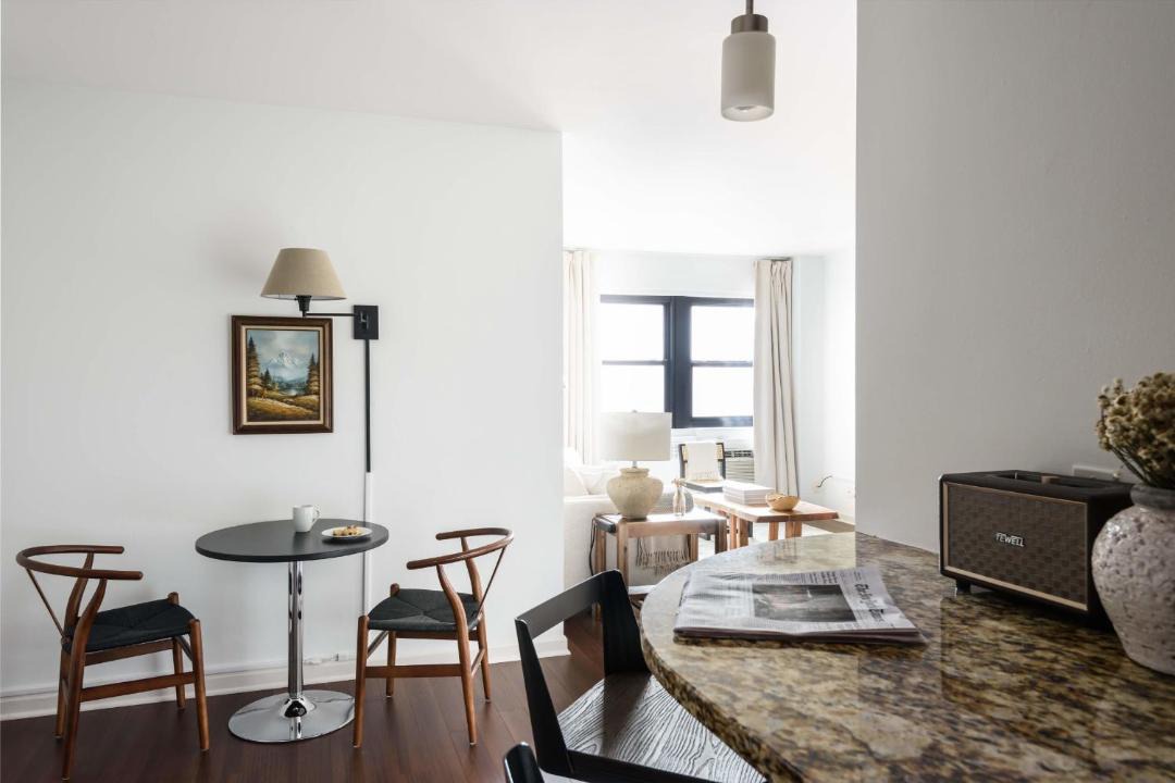 Photo of Livingroom in Central West End